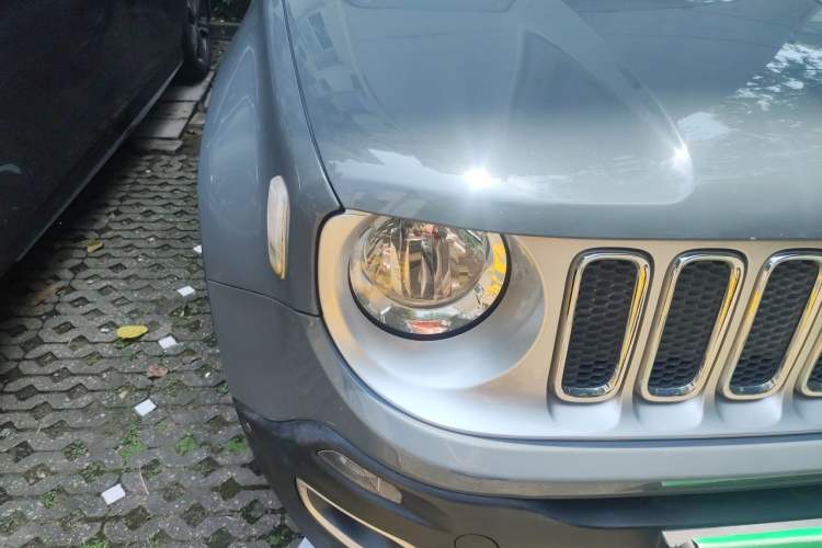 Used Jeep Renegade 2016 1.4T Automatic Smart Edition Right Front Headlight