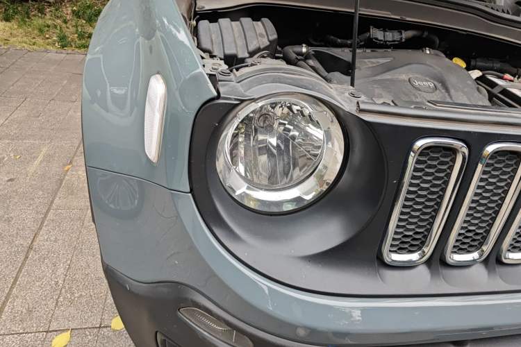 Used Jeep Renegade 2016 1.4T Manual Kinetic Edition Right Front Headlight