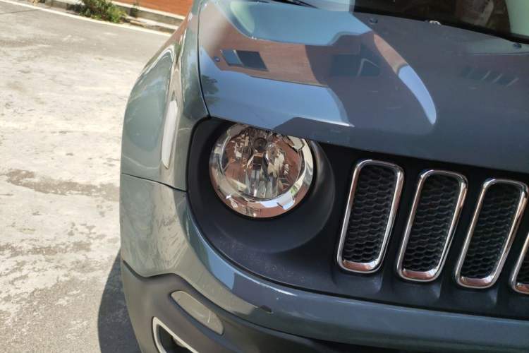 Used Jeep Renegade 2016 1.4T Automatic Jingneng Version+ Right Front Headlight