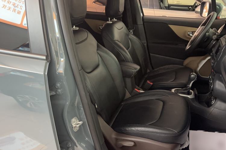 Used Jeep Renegade 2016 1.4T Automatic Jingneng Version+ Right Front Seat
