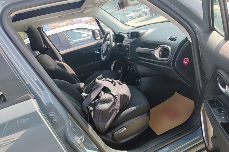 Used Jeep Renegade 2016 1.4T Automatic Jingneng Version+ Right Front Seat