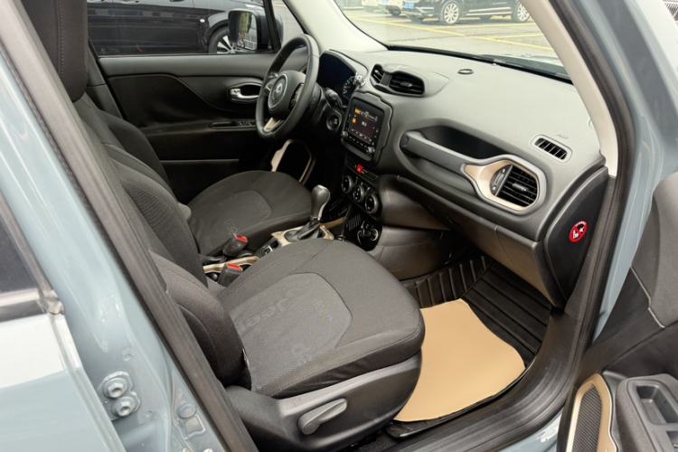 Used Jeep Renegade 2016 1.4T Automatic Jingneng Version+ Right Front Seat