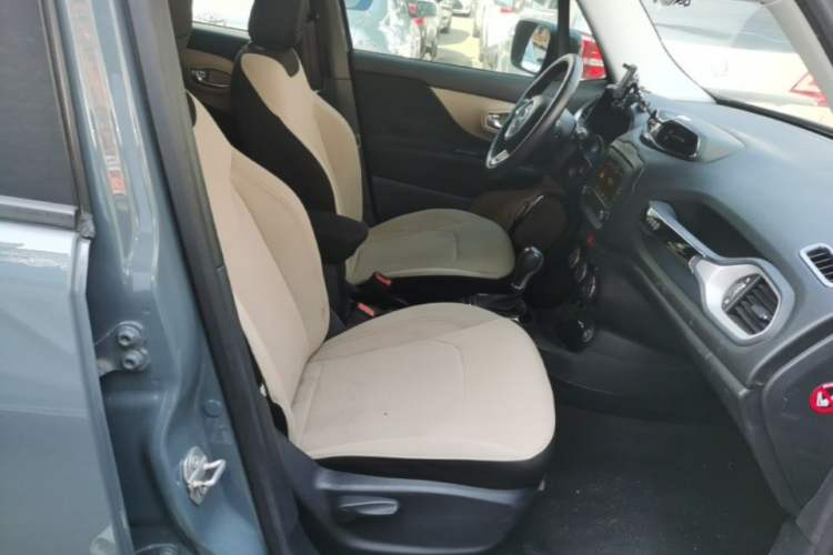 Used Jeep Renegade 2016 1.4T Automatic Jingneng Version+ Right Front Seat