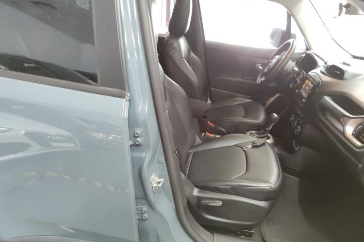 Used Jeep Renegade 2016 1.4T Automatic Jingneng Version+ Right Front Seat