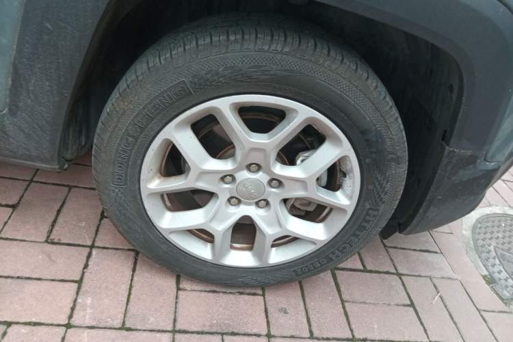 Used Jeep Renegade 2016 1.4T Automatic Jingneng Version+ Right Front Wheel Hub