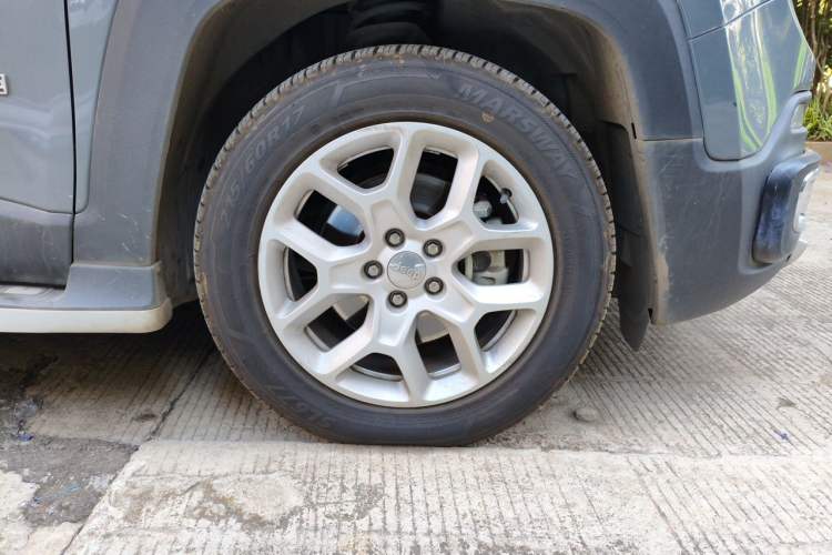 Used Jeep Renegade 2016 1.4T Automatic Jingneng Version+ Right Front Wheel Hub