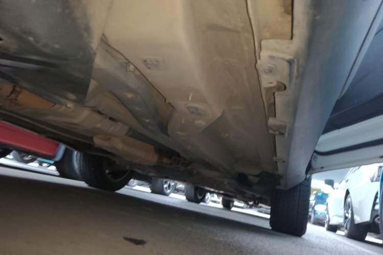 Used Jeep Renegade 2016 2.0L Automatic Four-Wheel Drive 75th Anniversary Tribute Edition Right Side Sill