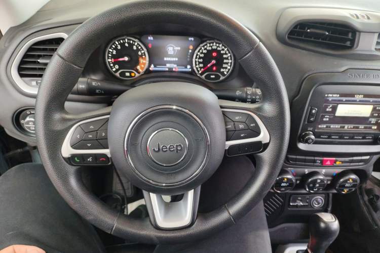 Used Jeep Renegade 2016 1.4T Automatic Jingneng Version+ Steering Wheel