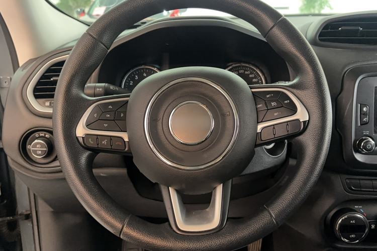 Used Jeep Renegade 2016 1.4T Automatic Jingneng Version+ Steering Wheel