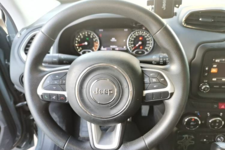 Used Jeep Renegade 2016 1.4T Automatic Jingneng Version+ Steering Wheel