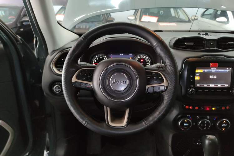 Used Jeep Renegade 2016 1.4T Automatic Jingneng Version+ Steering Wheel