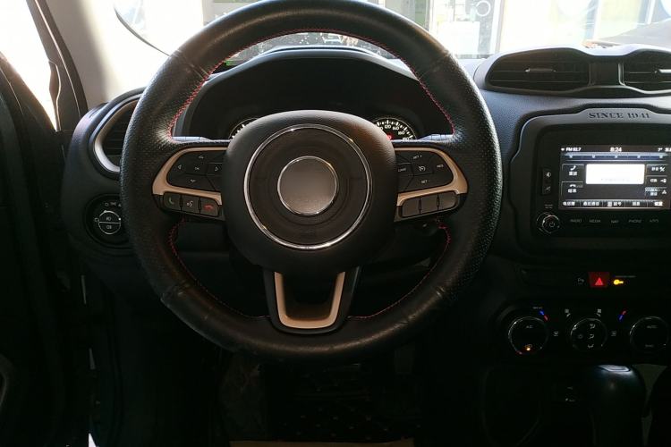 Used Jeep Renegade 2016 1.4T Automatic Jingneng Version+ Steering Wheel