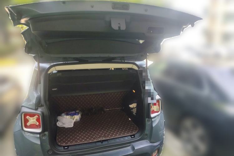 Used Jeep Renegade 2016 1.4T Automatic Smart Edition Trunk