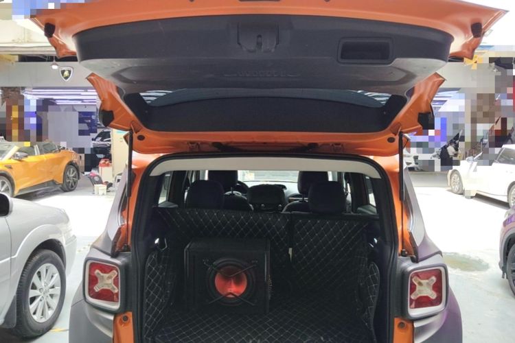 Used Jeep Renegade 2016 1.4T Automatic Smart Edition Trunk
