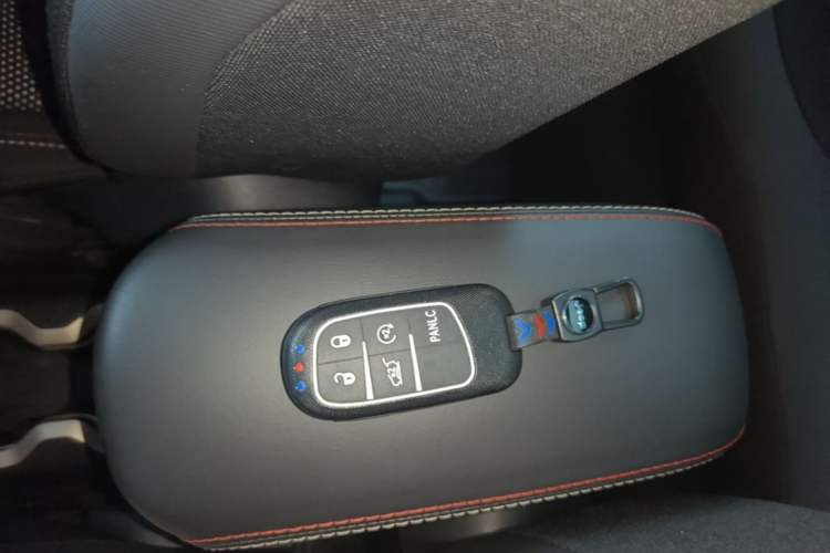 Used Jeep Renegade 2016 2.0L Automatic Four-Wheel Drive 75th Anniversary Tribute Edition Vehicle Key
