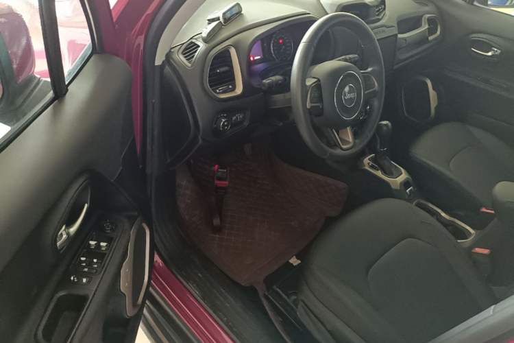 Used Jeep Renegade 2016 1.4T Automatic Kinetic Edition Driver Seat