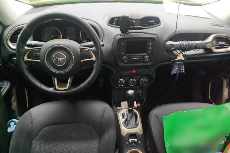 Used Jeep Renegade 2016 1.4T Automatic Jingneng Edition Center Console