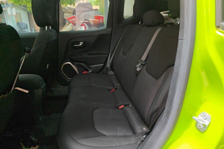 Used Jeep Renegade 2016 1.4T Automatic Jingneng Edition Left Rear Seat