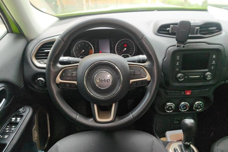 Used Jeep Renegade 2016 1.4T Automatic Jingneng Edition Steering Wheel