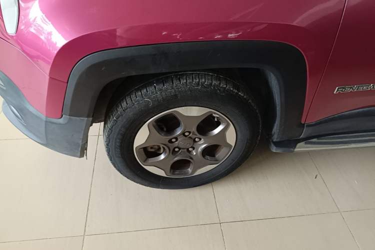 Used Jeep Renegade 2016 1.4T Automatic Kinetic Edition Left Front Wheel Hub