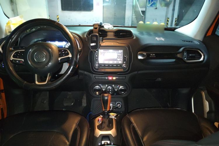 Used Jeep Renegade 2016 1.4T Automatic Jingneng Version+ Audio And AC Panel