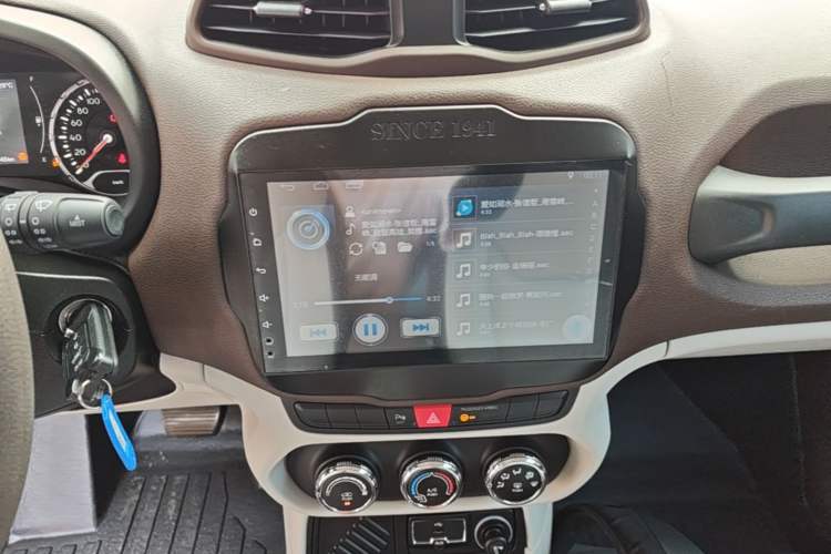 Used Jeep Renegade 2016 1.4T Automatic High-Energy Version Audio And AC Panel