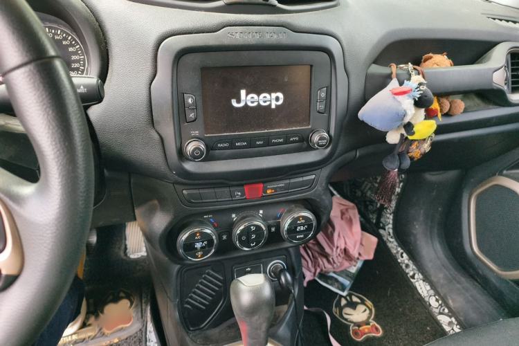 Used Jeep Renegade 2016 1.4T Automatic Jingneng Version+ Audio And AC Panel