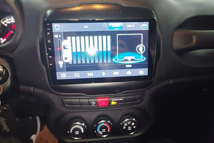 Used Jeep Renegade 2016 1.4T Automatic Jingneng Edition Audio And AC Panel