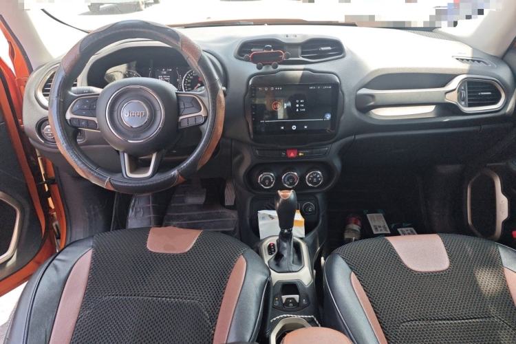 Used Jeep Renegade 2016 1.4T Automatic High-Energy Version Center Console