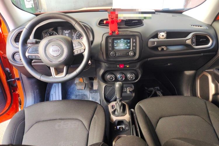 Used Jeep Renegade 2016 1.4T Automatic High-Energy Version Center Console