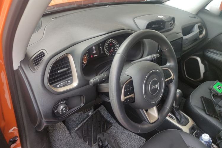 Used Jeep Renegade 2016 1.4T Automatic Jingneng Edition Center Console