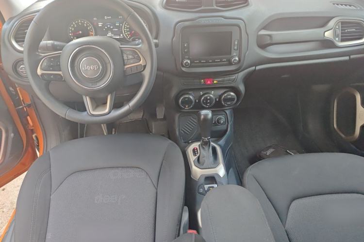 Used Jeep Renegade 2016 1.4T Automatic Jingneng Version+ Center Console