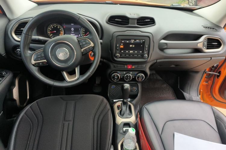 Used Jeep Renegade 2016 1.4T Automatic Jingneng Version+ Center Console