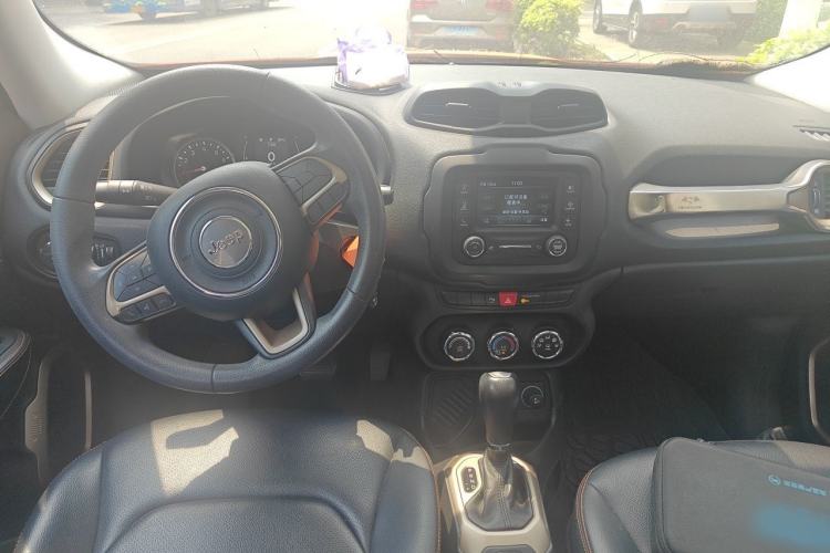 Used Jeep Renegade 2016 1.4T Automatic Jingneng Edition Center Console