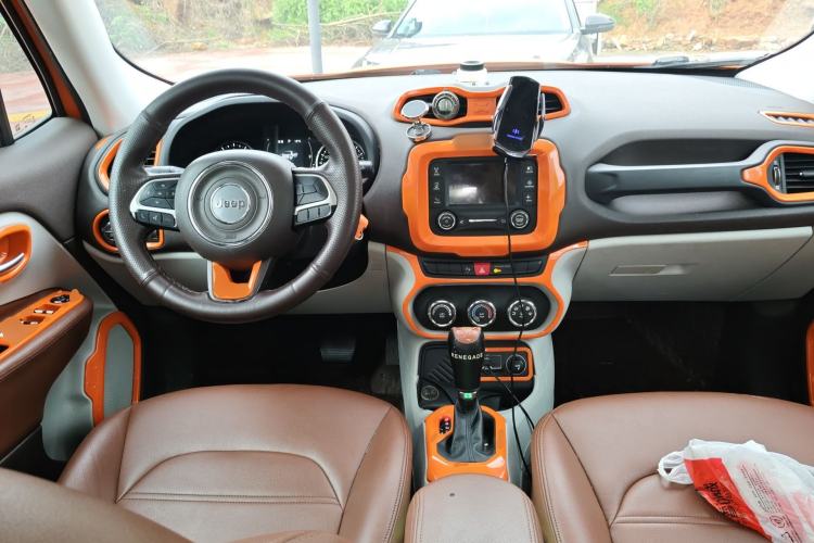 Used Jeep Renegade 2016 1.4T Automatic Jingneng Edition Center Console