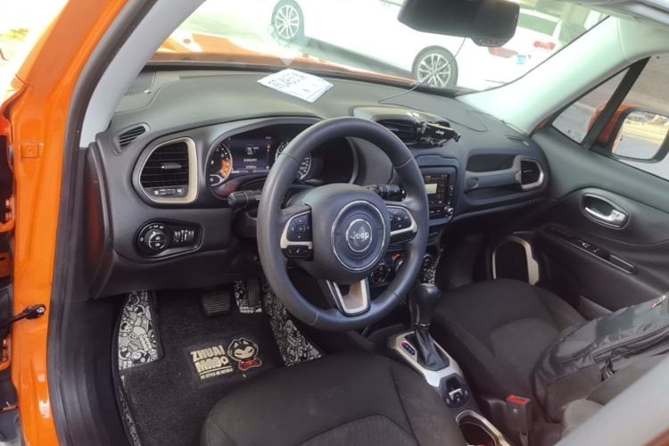 Used Jeep Renegade 2016 1.4T Automatic Jingneng Version+ Center Console