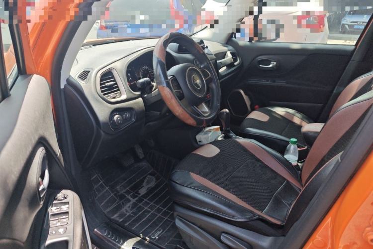 Used Jeep Renegade 2016 1.4T Automatic High-Energy Version Driver Seat