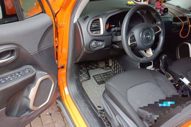 Used Jeep Renegade 2016 1.4T Automatic High-Energy Version Driver Seat