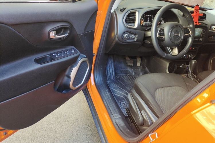 Used Jeep Renegade 2016 1.4T Automatic High-Energy Version Driver Seat