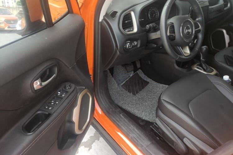 Used Jeep Renegade 2016 1.4T Automatic Jingneng Edition Driver Seat