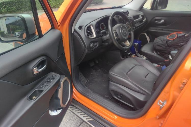 Used Jeep Renegade 2016 1.4T Automatic Smart Edition Driver Seat