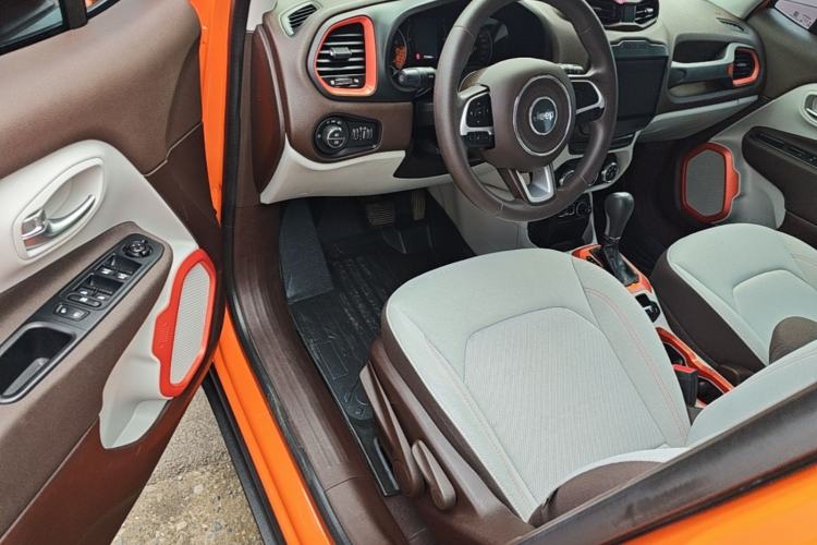 Used Jeep Renegade 2016 1.4T Automatic High-Energy Version Driver Seat