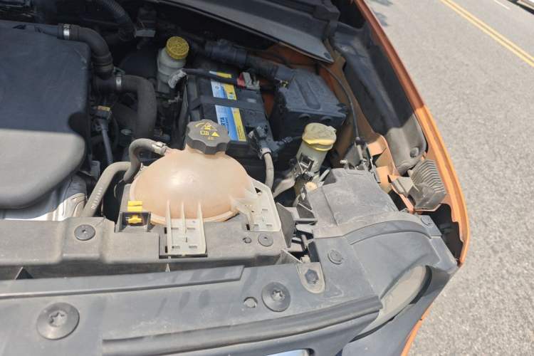 Used Jeep Renegade 2016 1.4T Automatic High-Energy Version Engine Bay Left