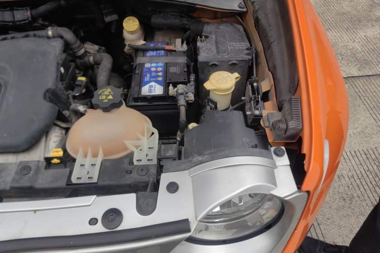 Used Jeep Renegade 2016 1.4T Automatic Smart Edition Engine Bay Left