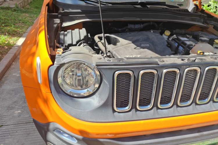 Used Jeep Renegade 2016 1.4T Automatic Jingneng Edition Engine Bay Right