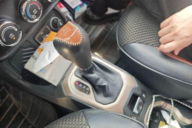 Used Jeep Renegade 2016 1.4T Automatic High-Energy Version Gear Lever