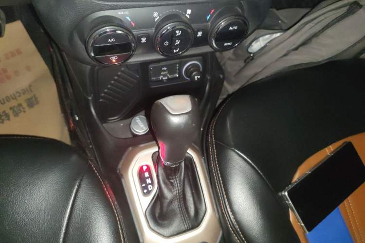 Used Jeep Renegade 2016 1.4T Automatic Jingneng Version+ Gear Lever