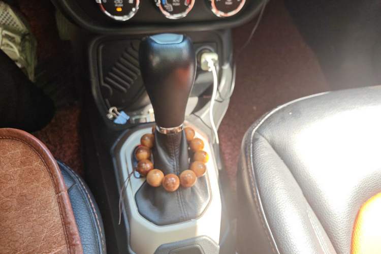 Used Jeep Renegade 2016 1.4T Automatic Jingneng Edition Gear Lever