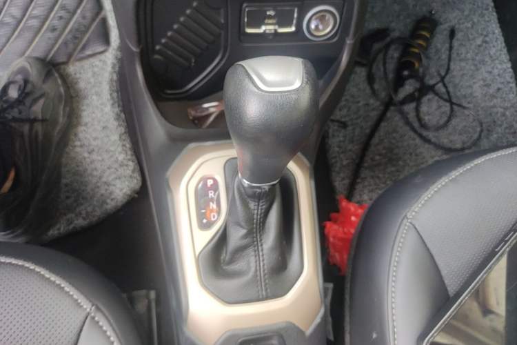 Used Jeep Renegade 2016 1.4T Automatic Jingneng Edition Gear Lever