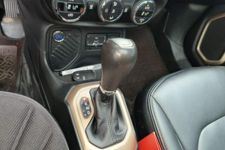 Used Jeep Renegade 2016 1.4T Automatic Jingneng Version+ Gear Lever